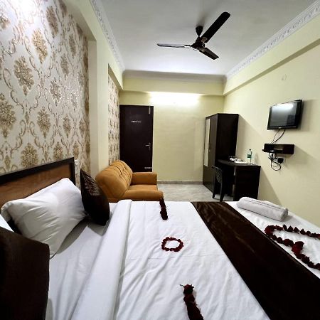 Hotel East Park Electronic City Bangalore Bagian luar foto