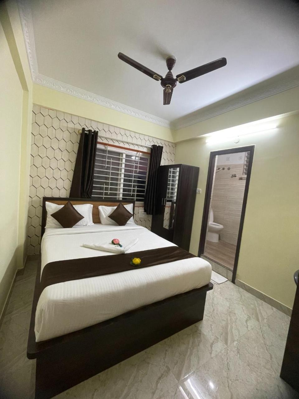 Hotel East Park Electronic City Kammasandra Ruang foto